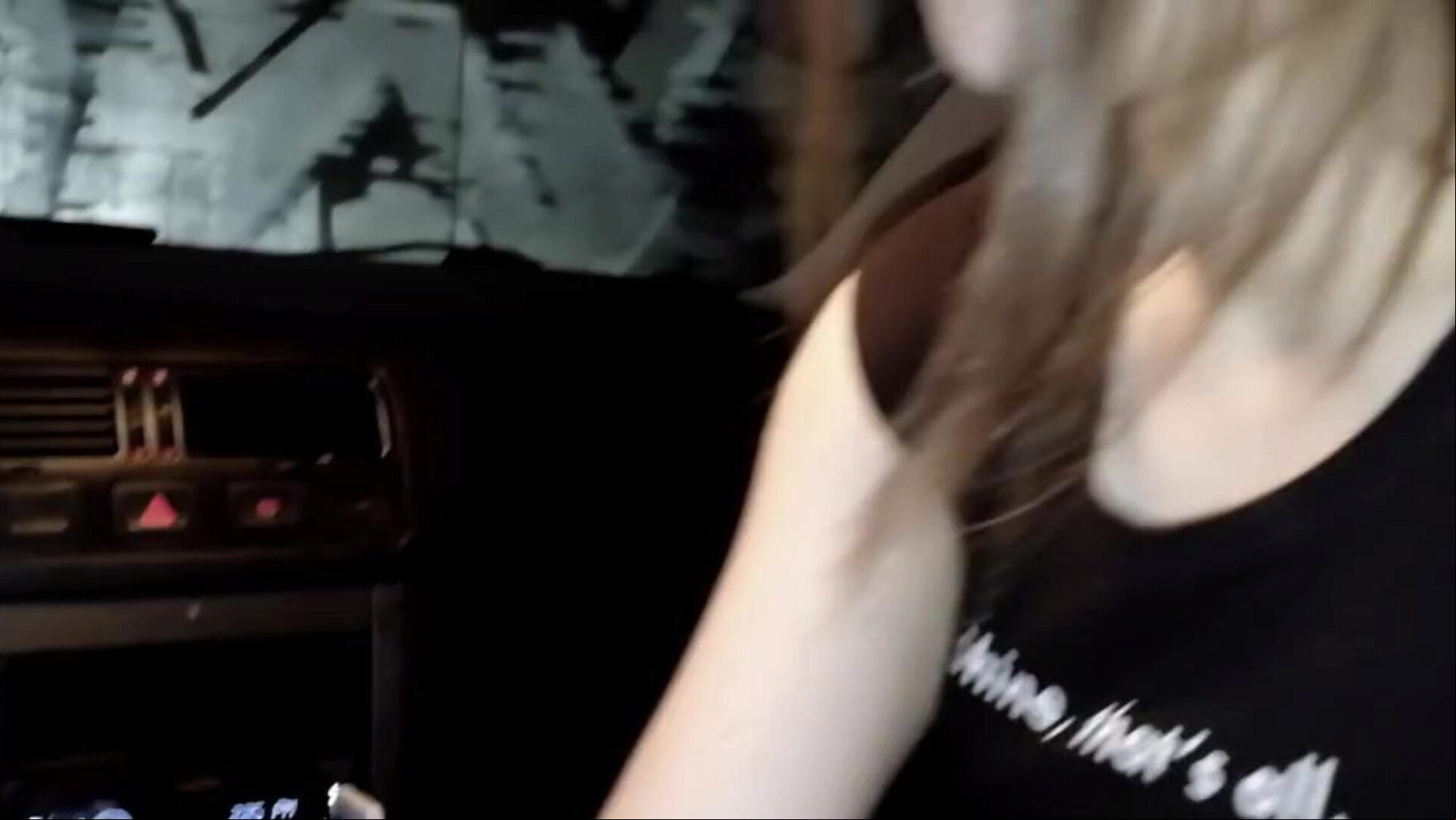 The Schoolgirl did not Tolerate the House and Sucked right in the Car